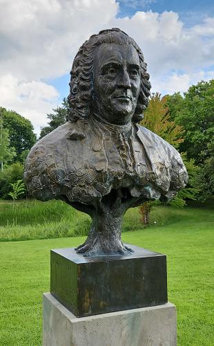 Carl von Linn� B�ste im Botanischen Garten von Uppsala � Wolfgang Sander