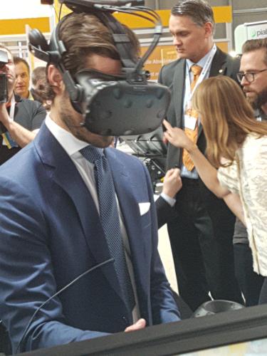 Prinz Carl Philip auf dem schwedischen Pavillon � Wolfgang Sander 2019