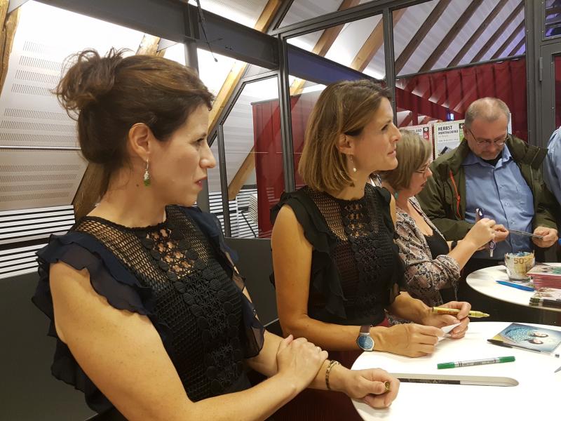 Hanmari Spiegel, Aino L�wenmark l� Wolfgang Sander