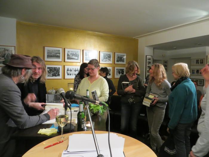 H�kan Axlander Sundquist, Jerker Eriksson beim Signieren in der Pause � Wolfgang Sander