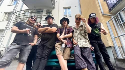 Glass Wipe � www.facebook.com/glasswipe