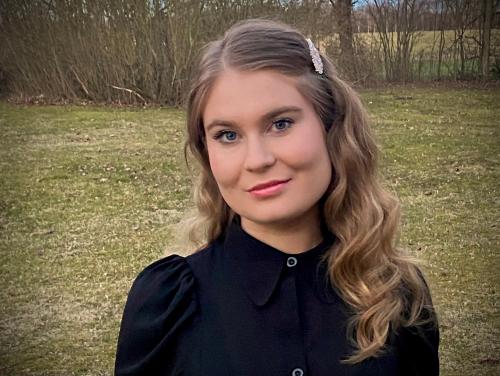 Karolina Bengtsson � www.facebook.com/SwedishSopranoBengtsson