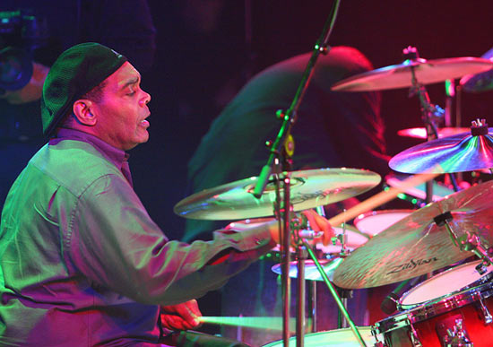 Gerry Brown � /www.drummerworld.com