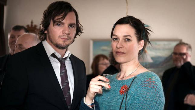 Solveig Karlsdottir (Franka Potente)  und Binni (Felix Klare) � ARD