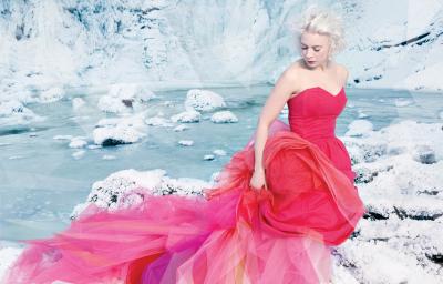 Thea Hjelmeland �  Foto: Vegard Fimland ArtWork: �shild Stav